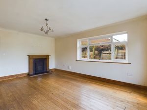 Living room- click for photo gallery